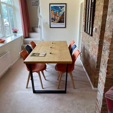 Centre Of Town House 3 Bedrooms Sleeps 5 And Infant Free Onsite Parking 2 Cars King's Lynn Ngoại thất bức ảnh