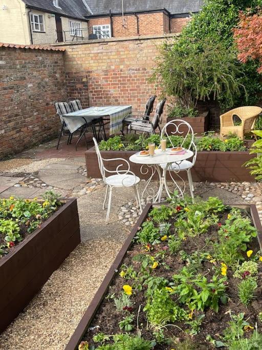 Centre Of Town House 3 Bedrooms Sleeps 5 And Infant Free Onsite Parking 2 Cars King's Lynn Ngoại thất bức ảnh